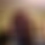 Selfie Nr.1: Zungenakrobat (48 Jahre, Mann), schwarze Haare, braune Augen, Er sucht sie (insgesamt 1 Foto)